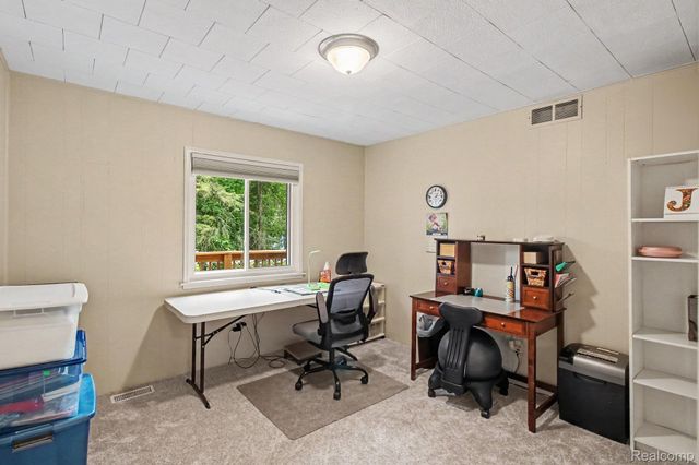 11372 Outer Drive, Putnam Township, MI 48169