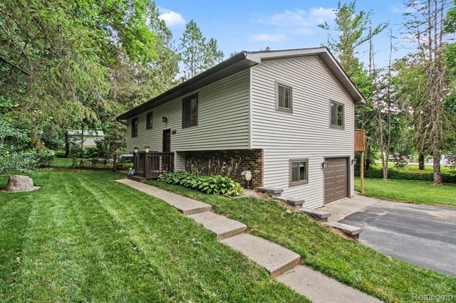 11372 Outer Drive, Putnam Township, MI 48169
