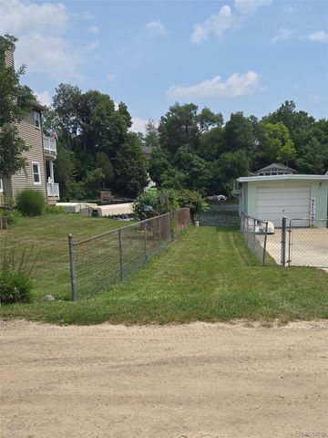11372 Outer Drive, Putnam Township, MI 48169