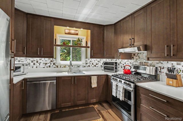 11372 Outer Drive, Putnam Township, MI 48169