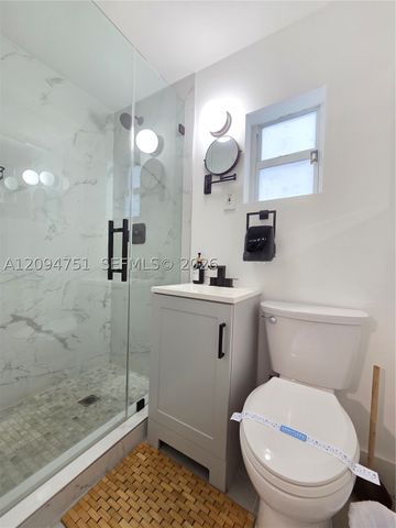 1044 NW 64th St, Miami, FL 33150