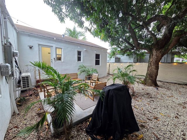 1044 NW 64th St, Miami, FL 33150