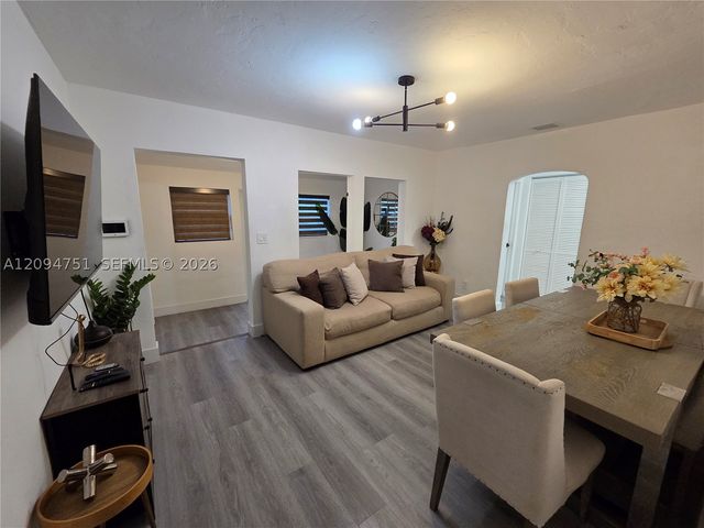 1044 NW 64th St, Miami, FL 33150
