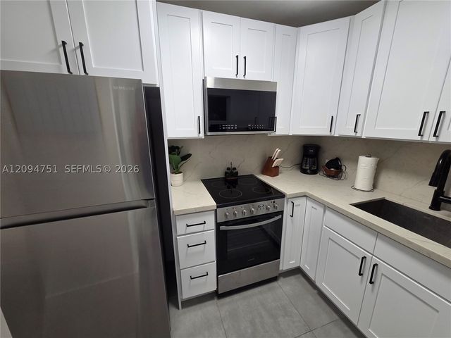 1044 NW 64th St, Miami, FL 33150
