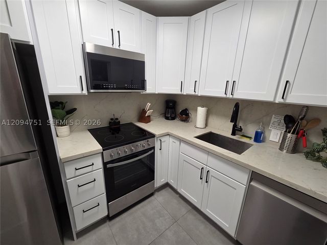 1044 NW 64th St, Miami, FL 33150