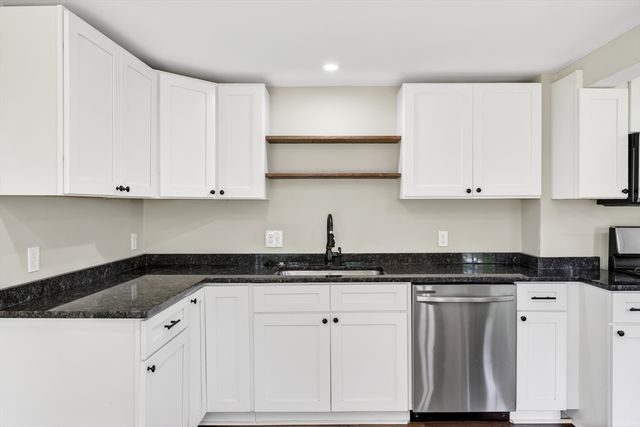 57 Clifton St, Fitchburg, MA 01420