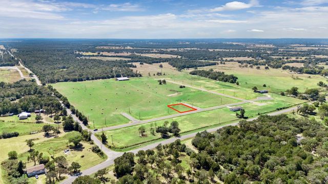 105 Nyala LN, Rosanky, TX 78616