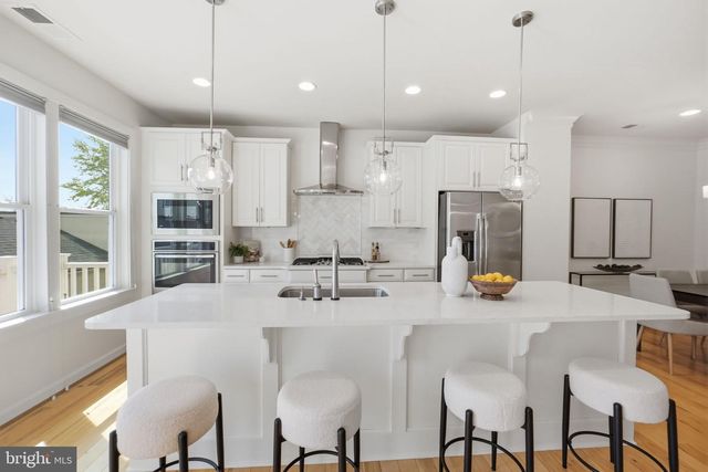 1149 S MONROE ST, Arlington, VA 22204