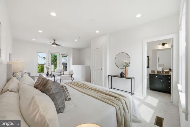 1149 S MONROE ST, Arlington, VA 22204