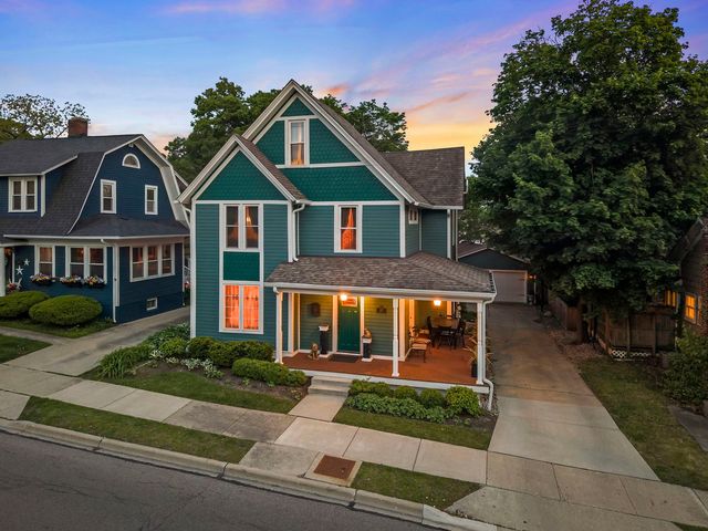 307 Illinois Avenue, St. Charles, IL 60174