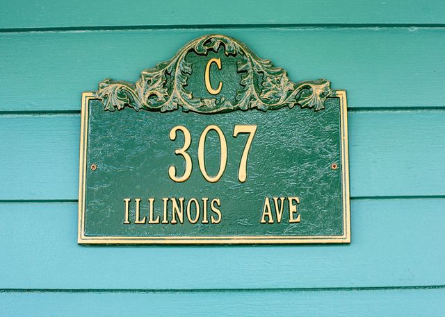 307 Illinois Avenue, St. Charles, IL 60174