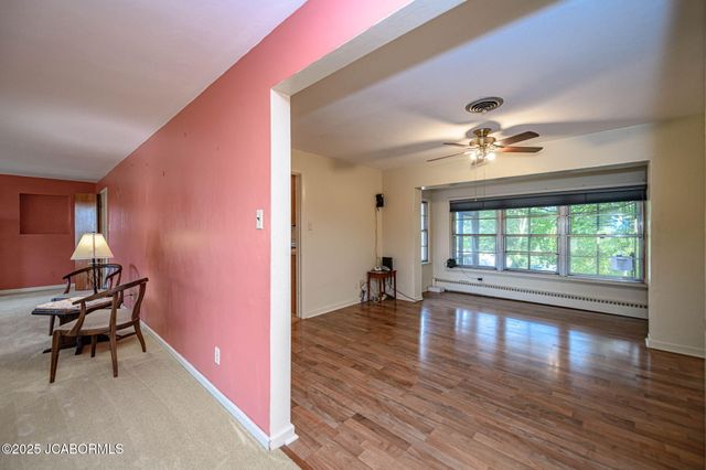 812 SWIFTS HIGHWAY, Jefferson City, MO 65109