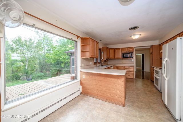 812 SWIFTS HIGHWAY, Jefferson City, MO 65109