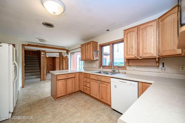 812 SWIFTS HIGHWAY, Jefferson City, MO 65109