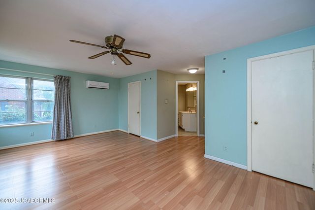 812 SWIFTS HIGHWAY, Jefferson City, MO 65109