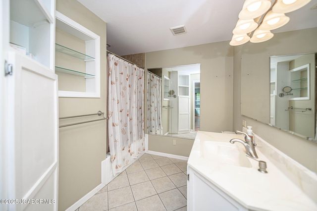 812 SWIFTS HIGHWAY, Jefferson City, MO 65109