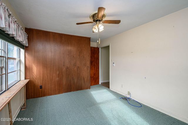 812 SWIFTS HIGHWAY, Jefferson City, MO 65109