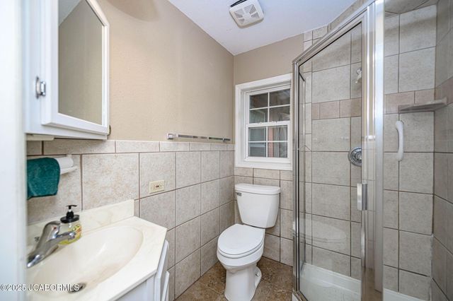 812 SWIFTS HIGHWAY, Jefferson City, MO 65109