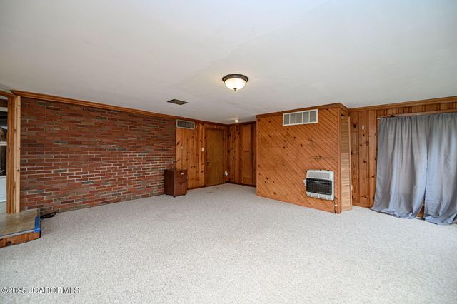 812 SWIFTS HIGHWAY, Jefferson City, MO 65109