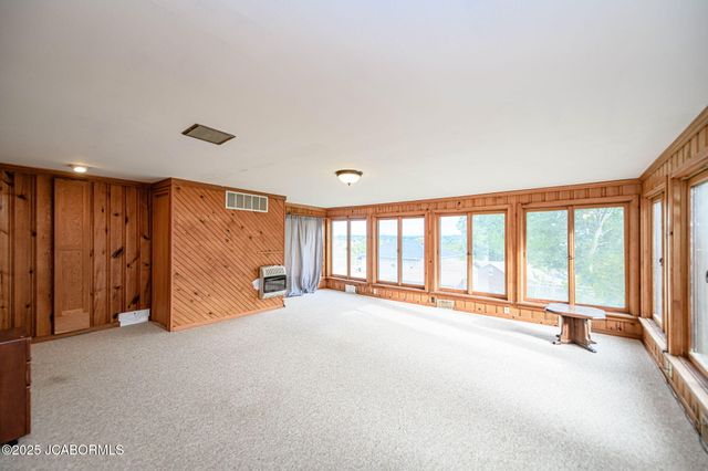 812 SWIFTS HIGHWAY, Jefferson City, MO 65109