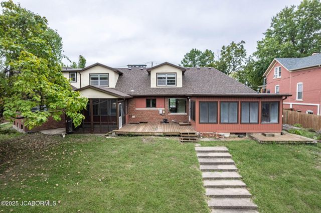 812 SWIFTS HIGHWAY, Jefferson City, MO 65109