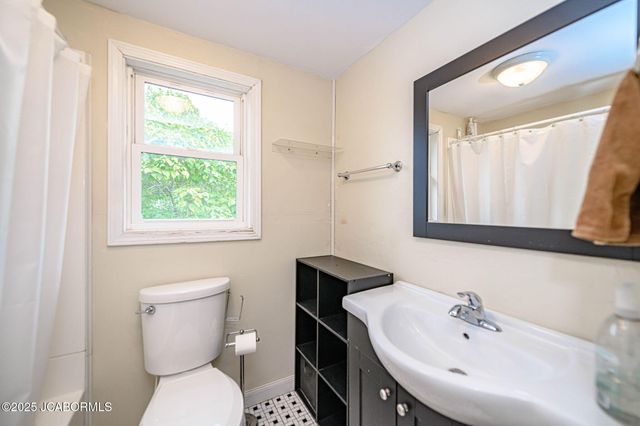 812 SWIFTS HIGHWAY, Jefferson City, MO 65109