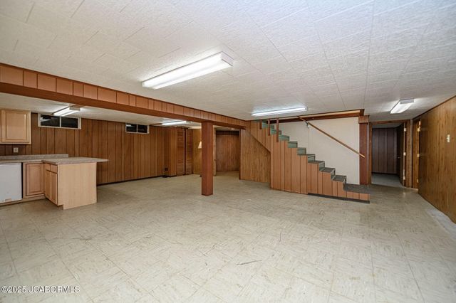 812 SWIFTS HIGHWAY, Jefferson City, MO 65109