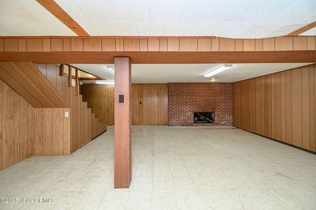 812 SWIFTS HIGHWAY, Jefferson City, MO 65109