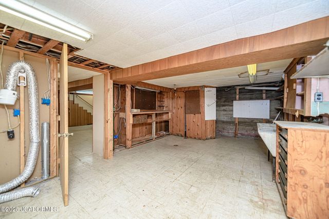 812 SWIFTS HIGHWAY, Jefferson City, MO 65109