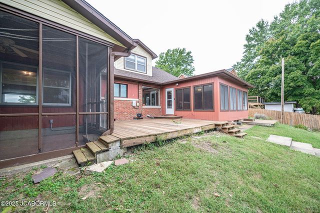 812 SWIFTS HIGHWAY, Jefferson City, MO 65109