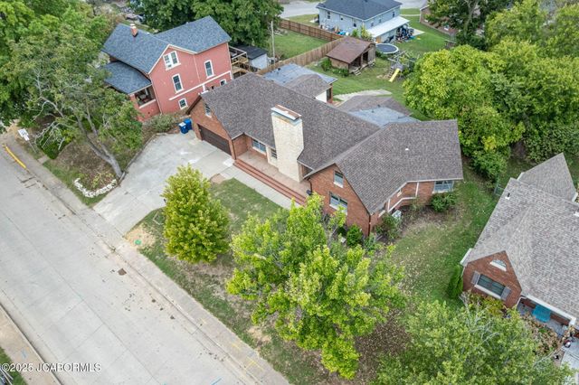 812 SWIFTS HIGHWAY, Jefferson City, MO 65109