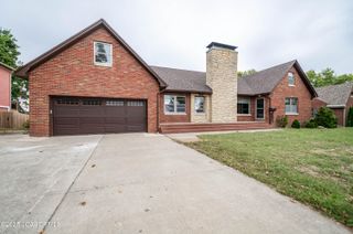 812 SWIFTS HIGHWAY, Jefferson City, MO 65109