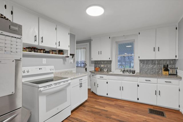 3585 East Pike, Zanesville, OH 43701