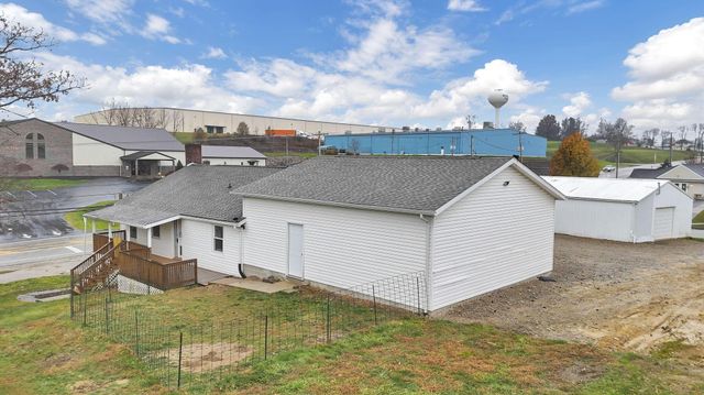 3585 East Pike, Zanesville, OH 43701