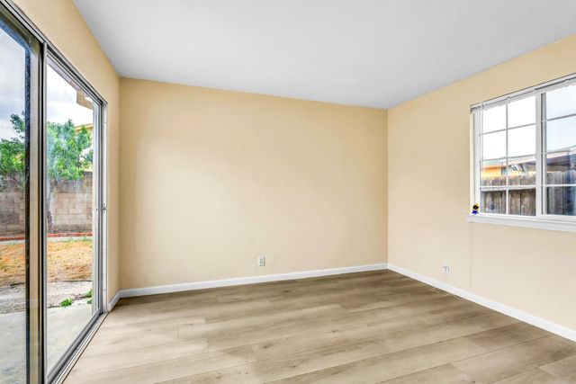 7574 Twilight Dr, Sacramento, CA 95822