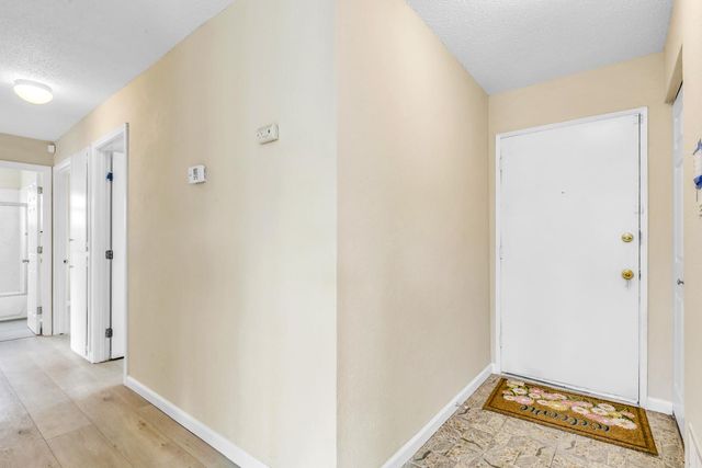 7574 Twilight Dr, Sacramento, CA 95822