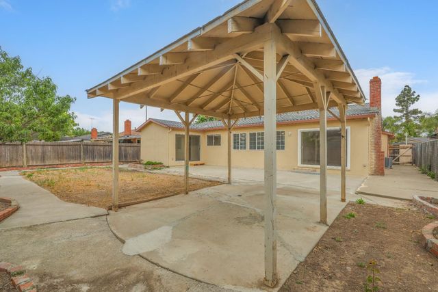 7574 Twilight Dr, Sacramento, CA 95822