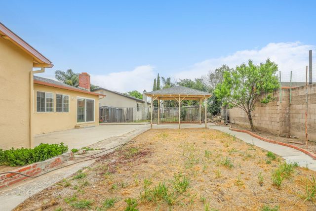 7574 Twilight Dr, Sacramento, CA 95822