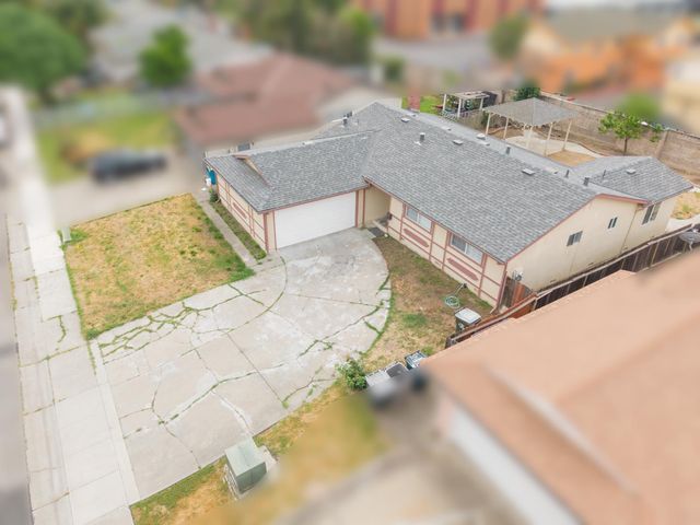 7574 Twilight Dr, Sacramento, CA 95822