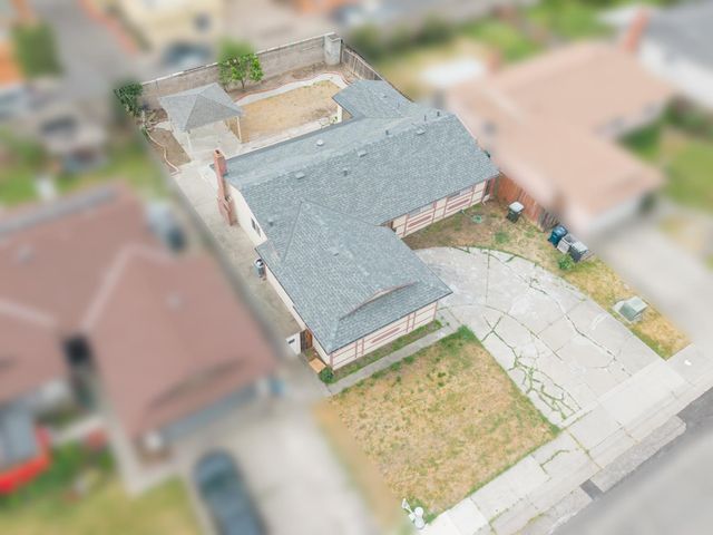 7574 Twilight Dr, Sacramento, CA 95822