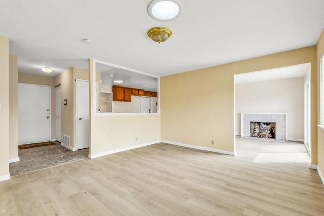 7574 Twilight Dr, Sacramento, CA 95822