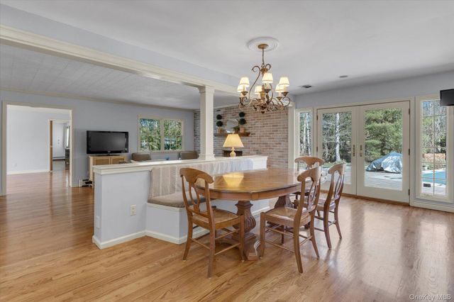 3 Melrose Court, Dix Hills, NY 11746