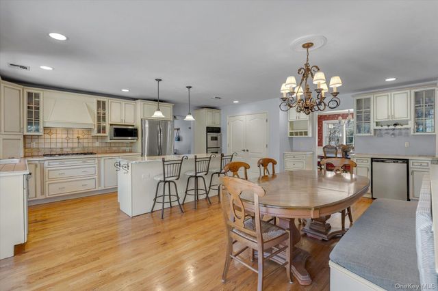 3 Melrose Court, Dix Hills, NY 11746