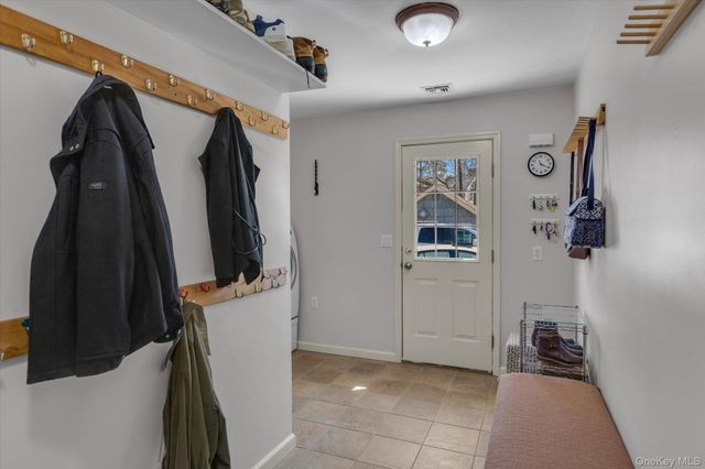 3 Melrose Court, Dix Hills, NY 11746