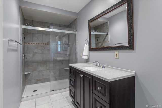 3 Melrose Court, Dix Hills, NY 11746