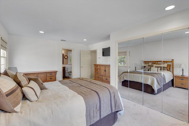 3 Melrose Court, Dix Hills, NY 11746