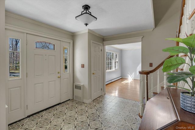 3 Melrose Court, Dix Hills, NY 11746