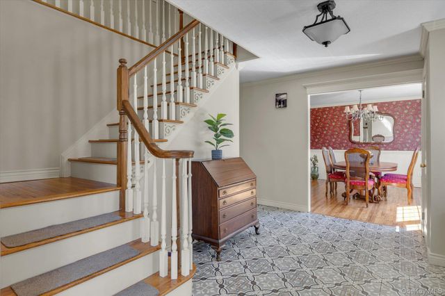 3 Melrose Court, Dix Hills, NY 11746