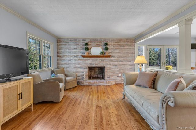 3 Melrose Court, Dix Hills, NY 11746