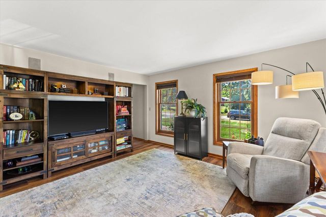 5300 Clover LANE, Racine, WI 53406